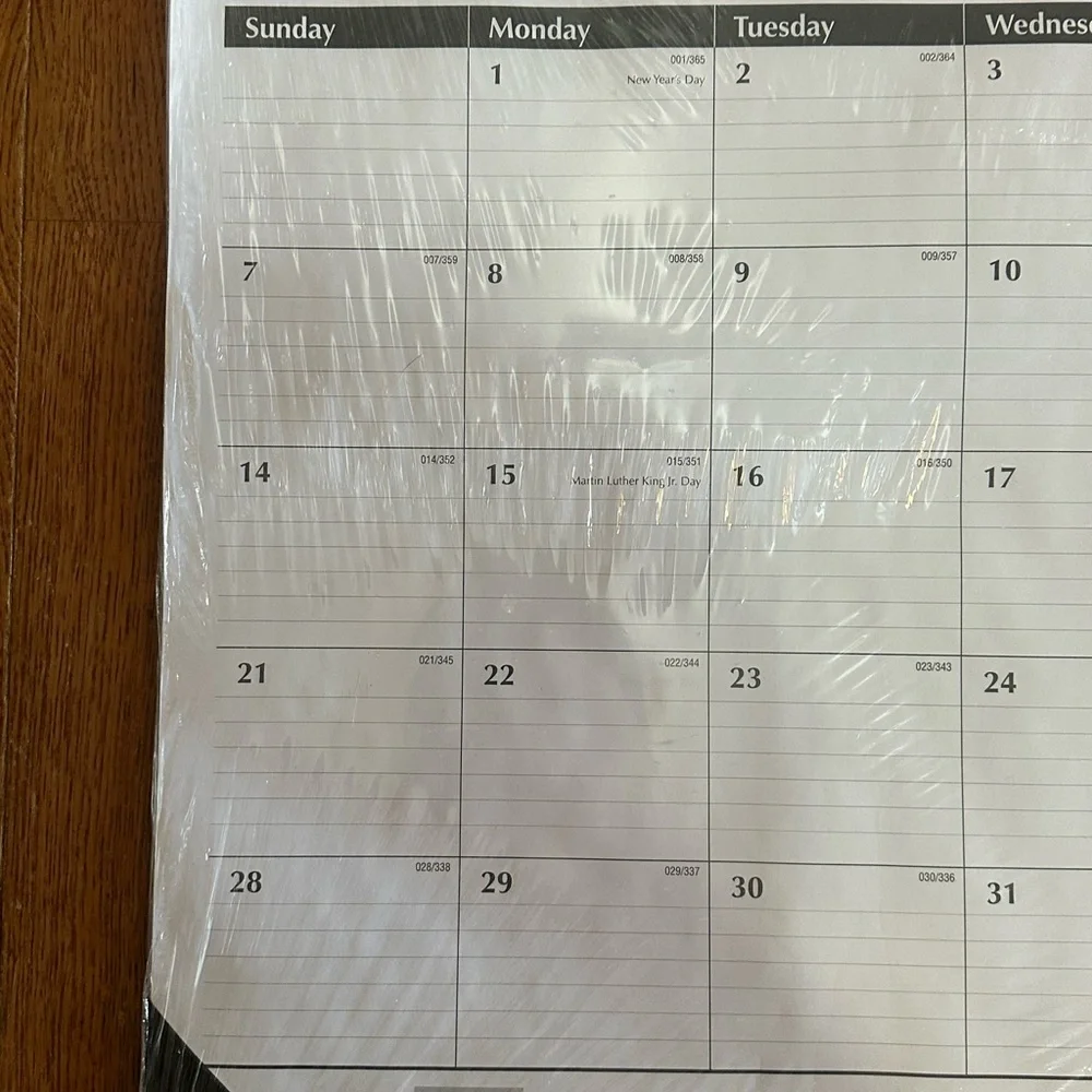 2024 At-A-Glance 12 Month 17 x 22” Monthly Ruled Desk Pad Hanging Calendar NWT
